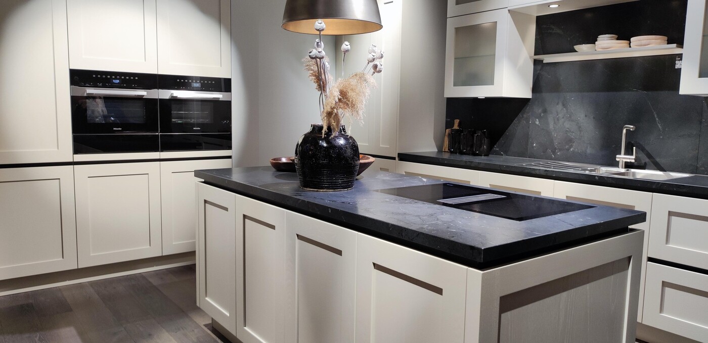 Alles aus einer Hand Alles aus einer Hand