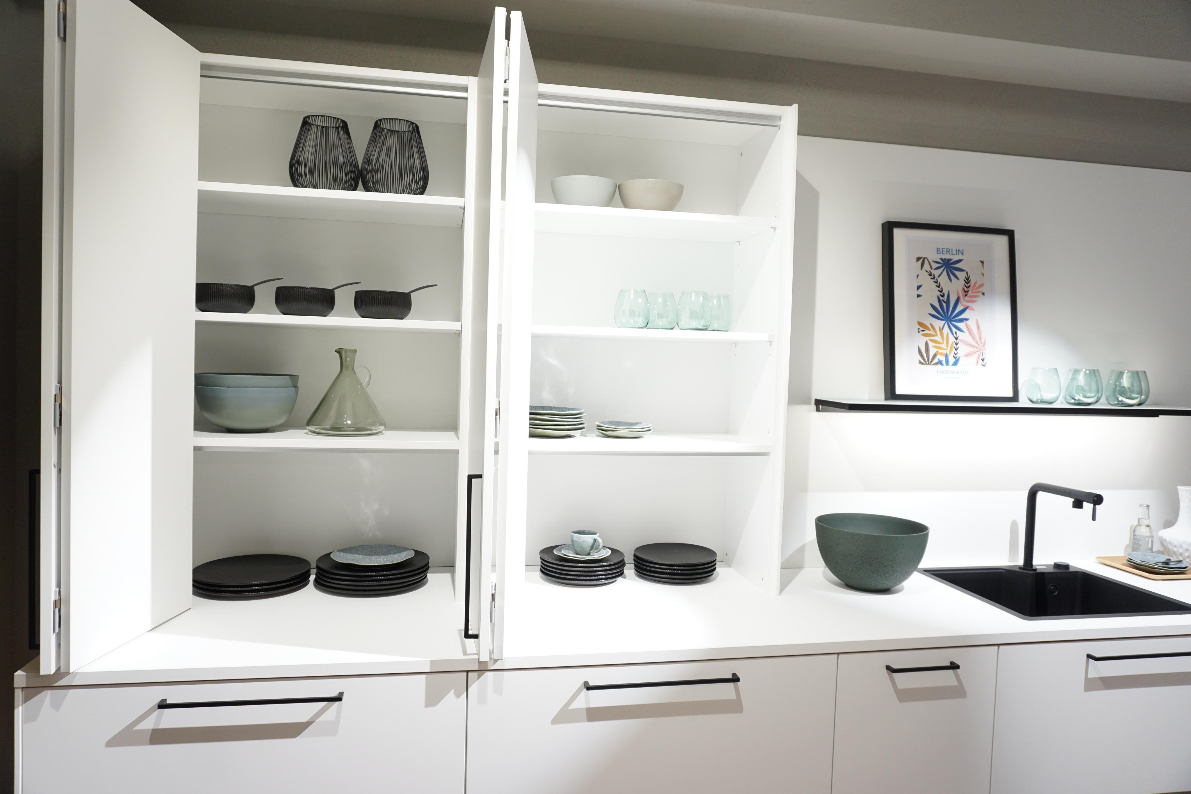 Weiße moderne Küche in Klein Flottbeck