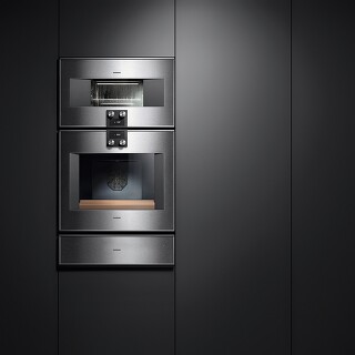 Gaggenau Backofen 451 mit Backstein, darüber Dampfbackofen, darunter eine Wärmeschublade (Foto: Gaggenau) Gaggenau Backofen 451 mit Backstein, darüber Dampfbackofen, darunter eine Wärmeschublade (Foto: Gaggenau)
