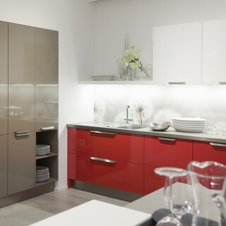 Das Bild vergrößert sich bei Drauf-Klick! Das Bild vergrößert sich bei Drauf-Klick!