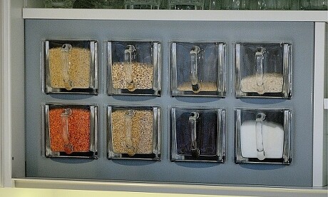 Praktische Vorratsbehälter aus Glas zum Einbau in Ihrer Küche Praktische Vorratsbehälter aus Glas zum Einbau in Ihrer Küche