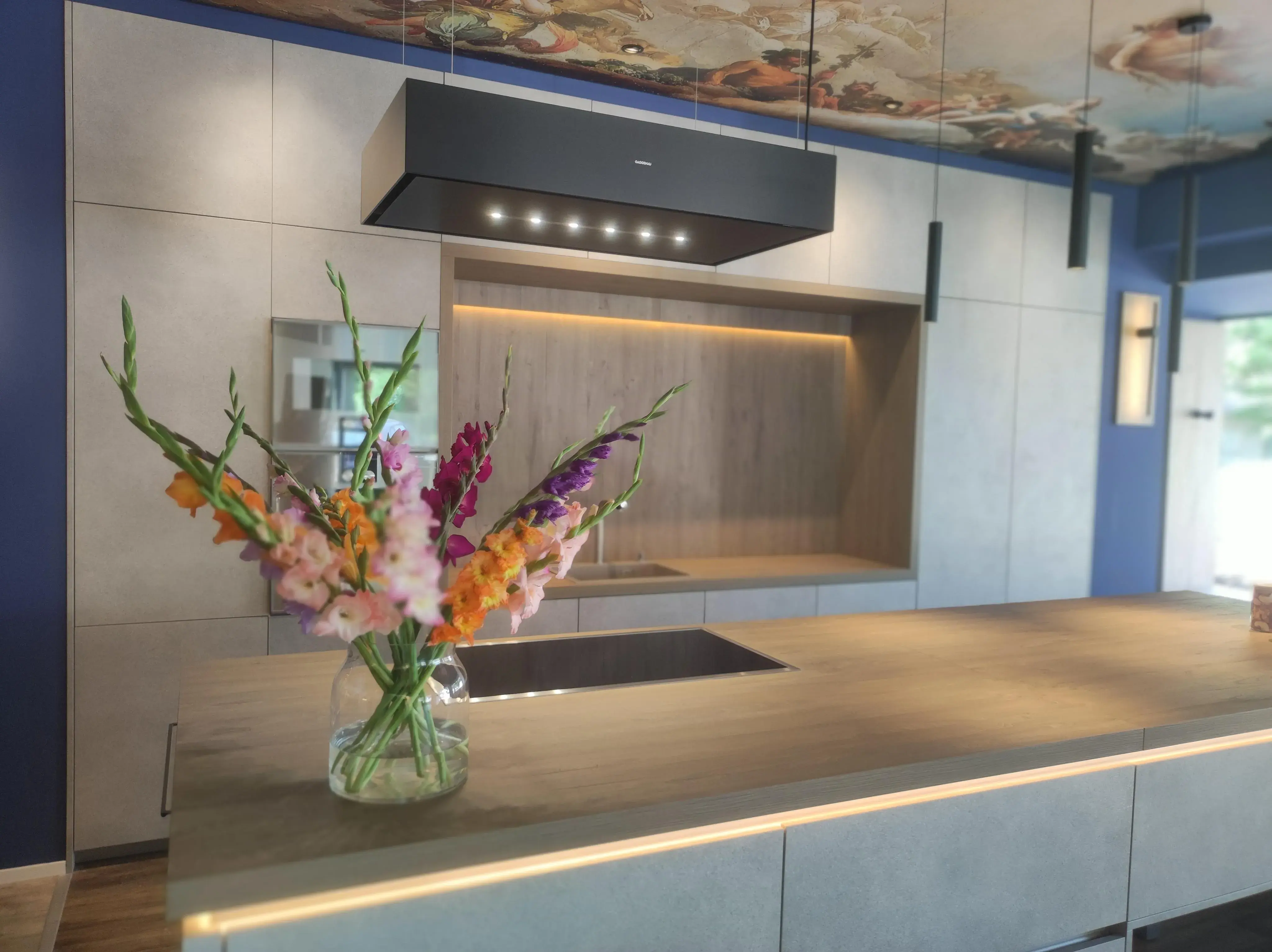 Küchen mit Küchenbeleuchtung geplant bei Kunden in Moorege